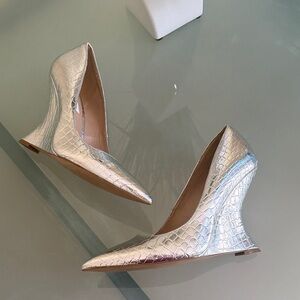 Steve Madden Silver Heels Croc-Embossed Wedge Heels size 8